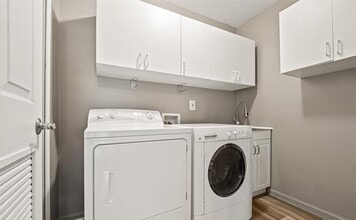 56543 Scotland Blvd in Shelby Township, MI - Foto de edificio - Building Photo