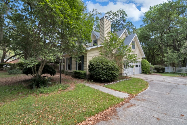130 Briarwood Ln in Richmond Hill, GA - Building Photo - Building Photo