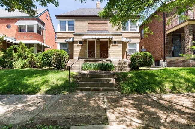 4941 Pernod Ave in St. Louis, MO - Building Photo - Building Photo