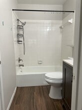 12329 Limerick Ave, Unit Primary Suite in Austin, TX - Foto de edificio - Building Photo