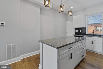 2640 E Oliver St, Unit Apt 5 in Baltimore, MD - Building Photo - Building Photo