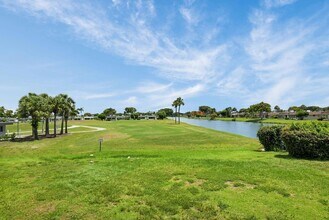 388 Tuscany Ln in Delray Beach, FL - Foto de edificio - Building Photo