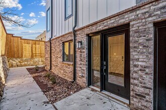 2206 Arroyo Ave in Dallas, TX - Building Photo - Building Photo