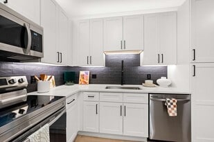 Cortland South End in Charlotte, NC - Building Photo