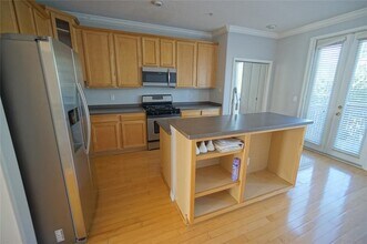 3035 Pointeview Dr in Tampa, FL - Building Photo - Building Photo