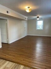 135 Atherton Dr in Metairie, LA - Foto de edificio - Building Photo