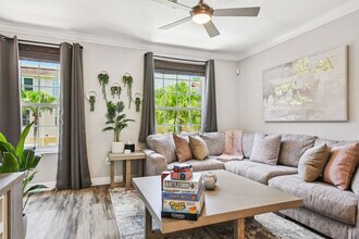 3174 Bayshore Oaks Dr in Tampa, FL - Building Photo - Building Photo