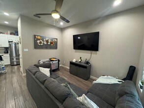 504 Graneros Ave in Laredo, TX - Building Photo - Building Photo