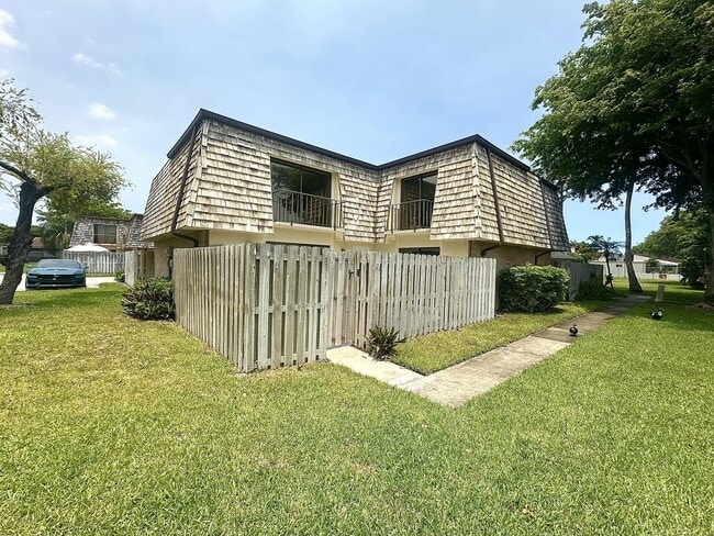 property at 173 Lake Arbor Dr