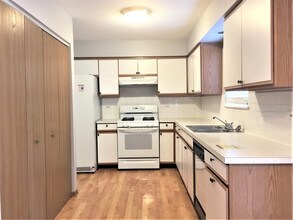 2415 Sisters Ct in Naperville, IL - Building Photo - Building Photo