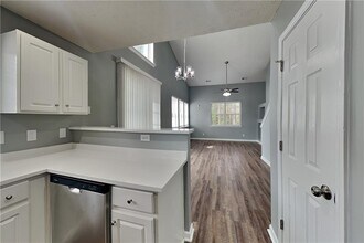 156 W Oaks Pl in Woodstock, GA - Building Photo - Building Photo