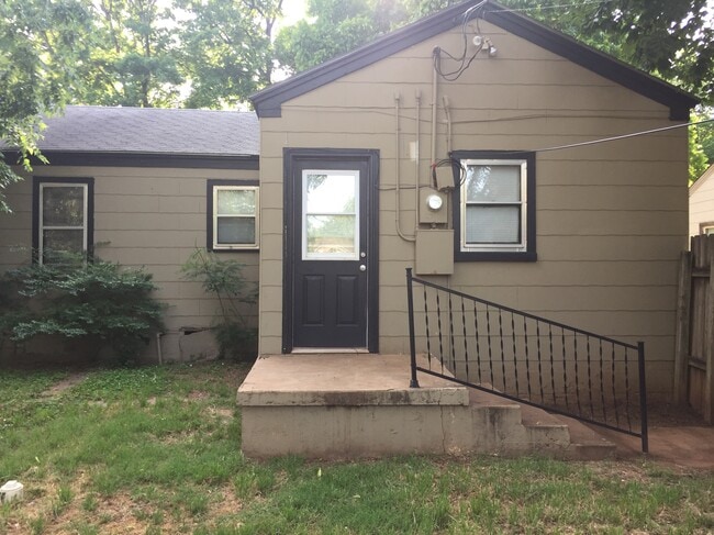 1117 S Walnut St in Stillwater, OK - Foto de edificio - Building Photo