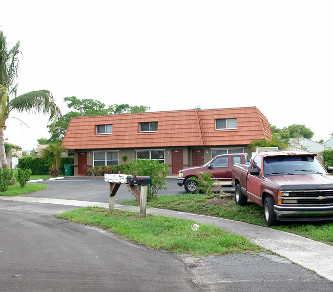 2020 NW 59th Way in Fort Lauderdale, FL - Building Photo - Building Photo