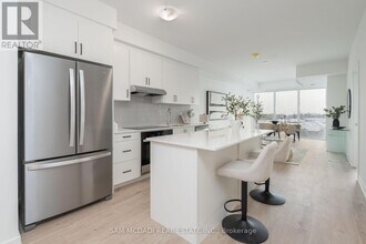 1035 Southdown Rd in Mississauga, ON - Building Photo - Building Photo