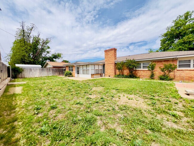 2117 65th St in Lubbock, TX - Building Photo - Building Photo