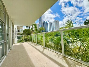 230 174th St in Sunny Isles Beach, FL - Building Photo - Building Photo