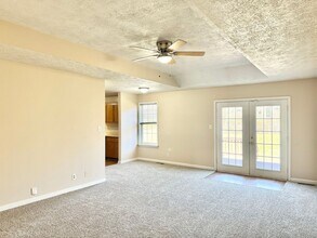 206 Pappy Dr in Oak Grove, KY - Building Photo - Building Photo