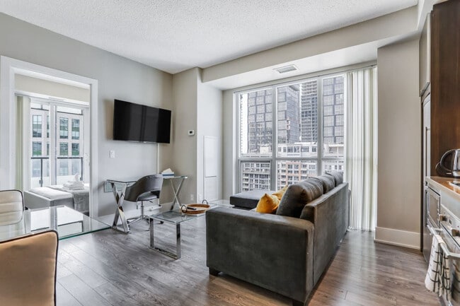 300 Front St W, Unit SI ID1471496P in Toronto, ON - Building Photo - Building Photo