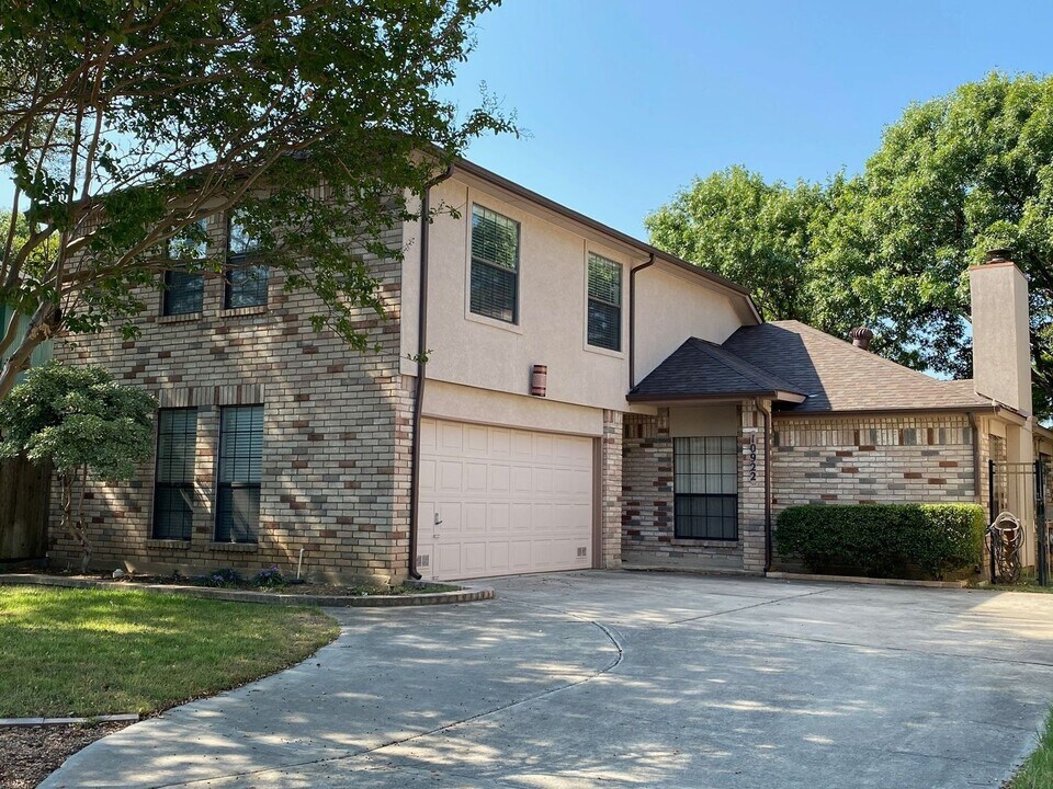 10922 Lake Path Dr in San Antonio, TX - Building Photo