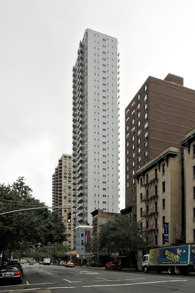 Future Condominium in New York, NY - Foto de edificio - Building Photo