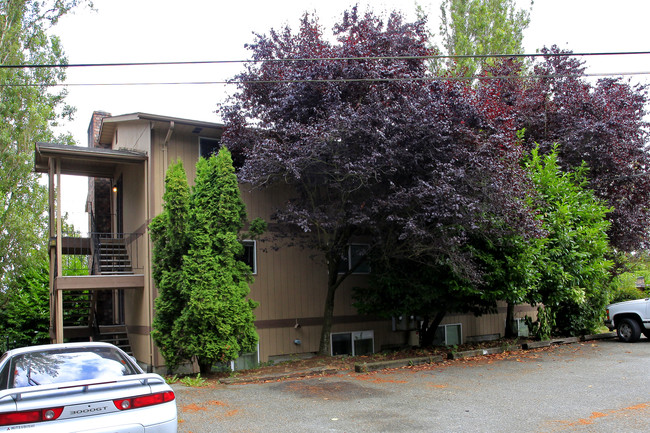 Sunrise View Apartments in Everett, WA - Building Photo - Building Photo