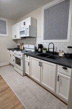 610 E 74th St in Chicago, IL - Building Photo - Building Photo