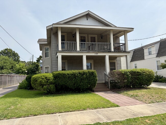 125 E 39th St, Unit 3