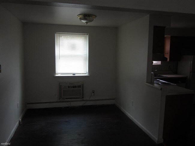 329 Buttonwood St-Unit -Apt C in Norristown, PA - Building Photo - Building Photo