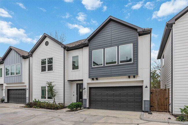 2611 Huntington Creek Ln in Houston, TX - Building Photo - Building Photo