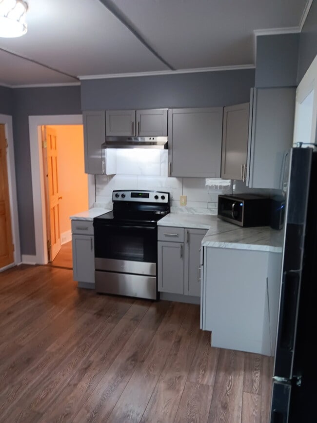 162 Prospect Ave, Unit #1 in Northampton, MA - Foto de edificio - Building Photo