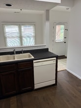 9523 Maple Way in Indianapolis, IN - Foto de edificio - Building Photo