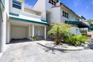 316 N Lake Dr in Lantana, FL - Building Photo