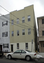 74 Hutton St in Jersey City, NJ - Building Photo - Building Photo