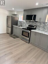 18 Madonna Gardens in Toronto, ON - Building Photo - Building Photo