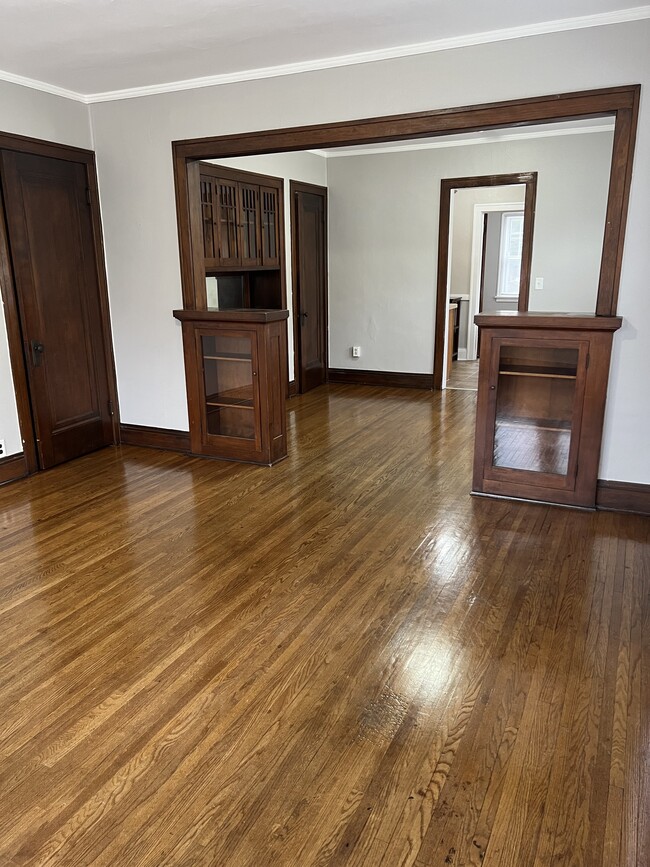 1145 Raymond Ave, Unit 1 in St. Paul, MN - Building Photo - Building Photo