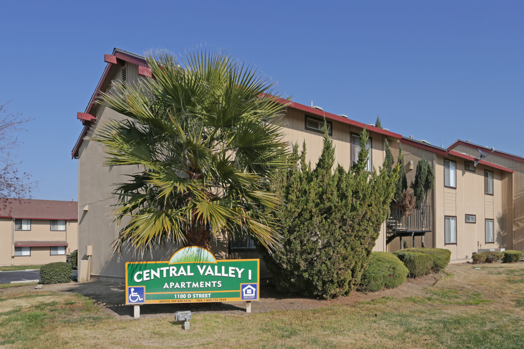 Central Valley I in Los Banos, CA - Building Photo