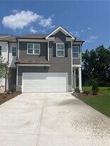 60 Berryville Dr in Dawsonville, GA - Building Photo