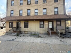 277 N Main St in Winchester, CT - Building Photo