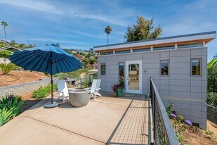 144 Via Baja in Ventura, CA - Building Photo