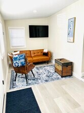 21 Hillside Ave in Swansea, MA - Building Photo - Building Photo