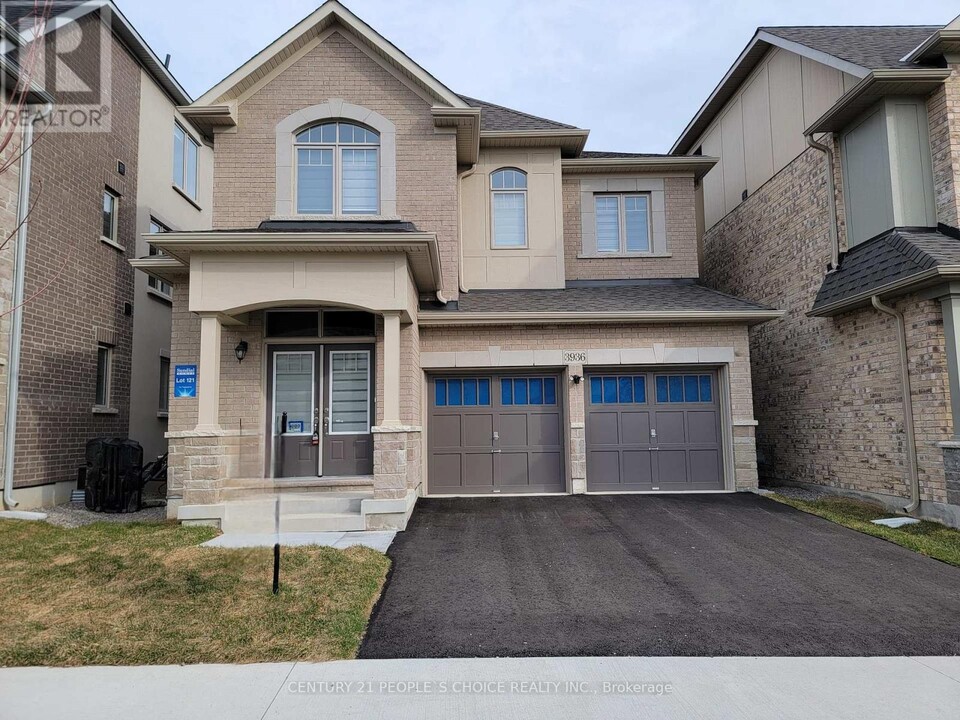 3936 Leonardo St in Burlington, ON - Building Photo