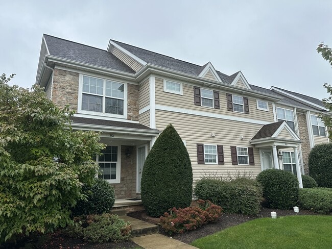 701 Brentwood Dr in Lititz, PA - Building Photo - Building Photo