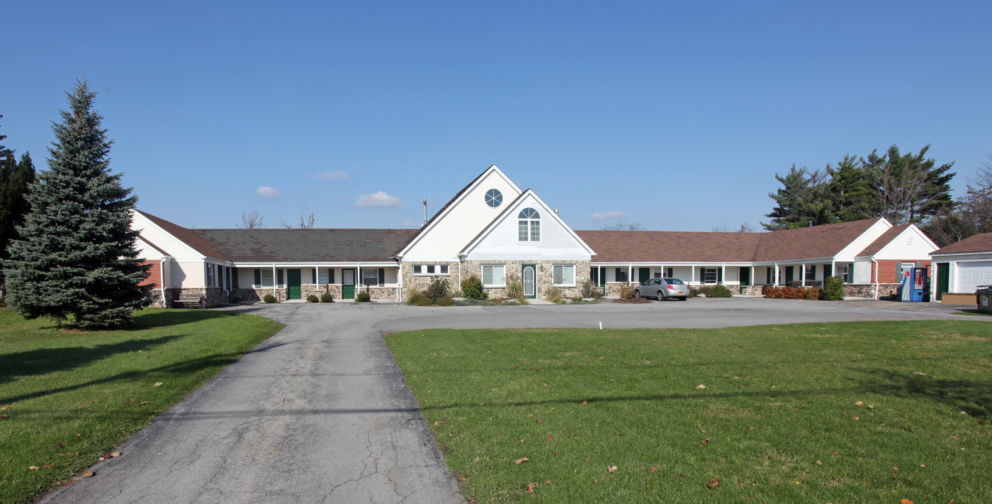 9300 Main St in Clarence, NY - Building Photo