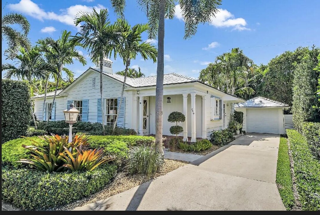 230 Colonial Ln in Palm Beach, FL - Foto de edificio