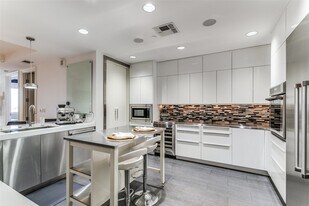 1505 Elm St, Unit 1003 in Dallas, TX - Building Photo