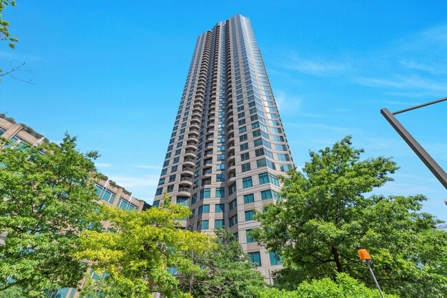 property at 400 N La Salle Dr