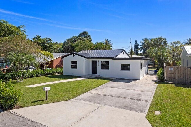 212 SE 1st Ave in Boynton Beach, FL - Building Photo - Building Photo