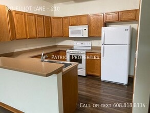 101 Elliott Ln in Oregon, WI - Building Photo - Building Photo