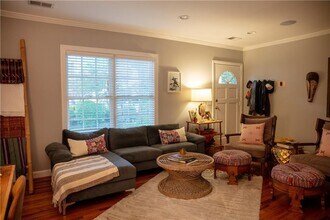 3182 Clairwood Terrace in Atlanta, GA - Building Photo - Building Photo