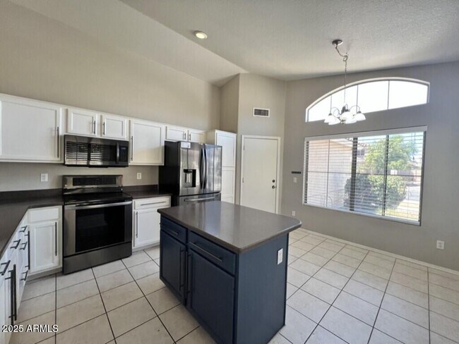 1965 W Raven Dr in Chandler, AZ - Building Photo - Building Photo